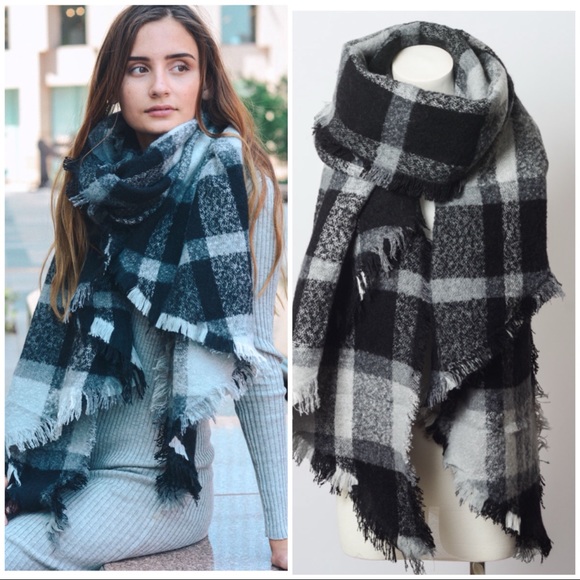 CLEARANCE ‼️BURGUNDY NAVY OVERSIZED PLAID - Scarf - Picture 2 of 2